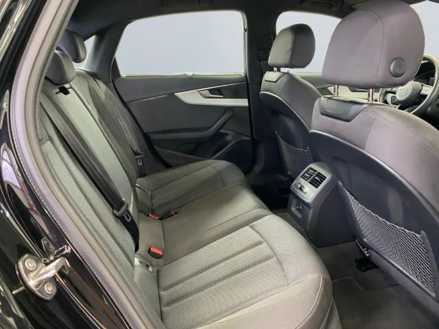 Audi A4 40 TFSI S-Line S-Tronic Sedan