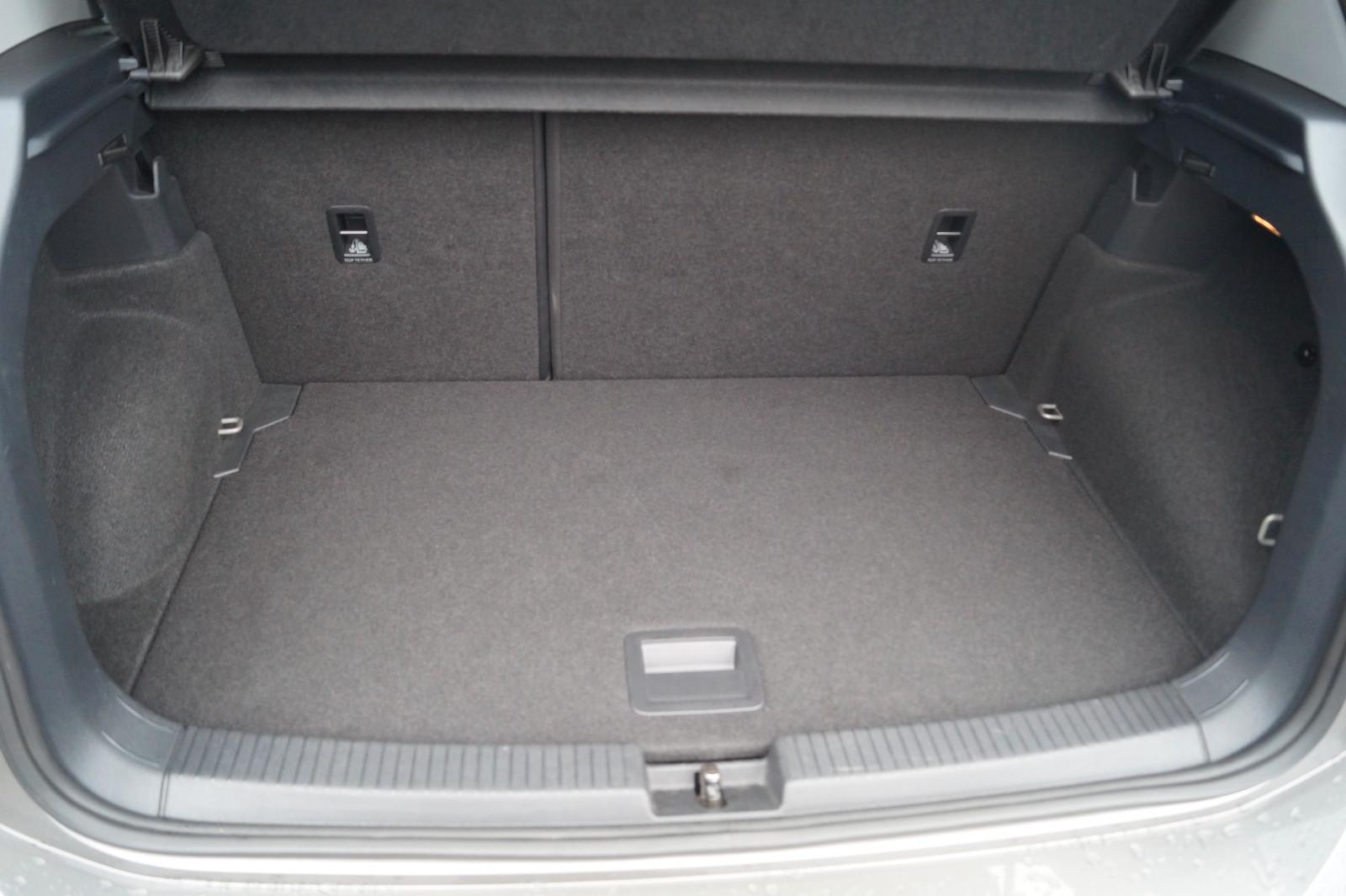 Volkswagen T-Cross *1.Hand*Navi*AHK*Front*Kamera*SHZ*DAB*