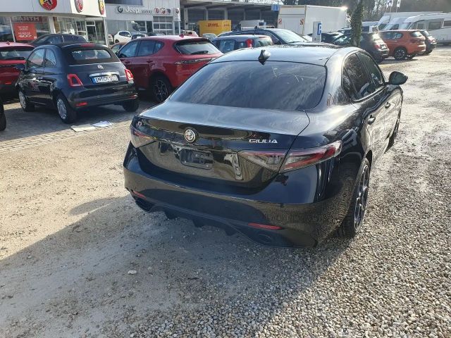 Alfa Romeo Giulia AT8 Q4 Turbo Veloce