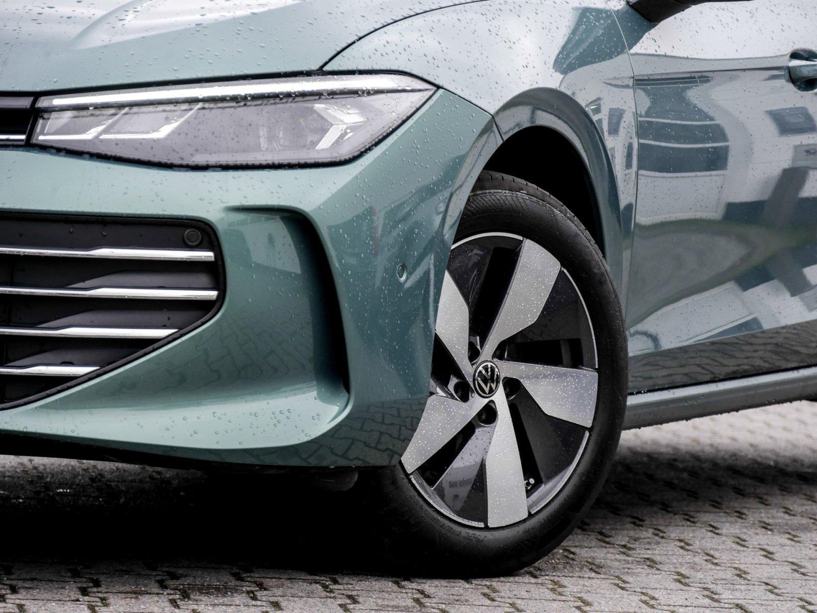 Volkswagen Passat 1.5 eTSI Business DSG Variant