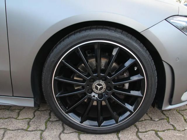 Mercedes-Benz CLA 200 AMG Line