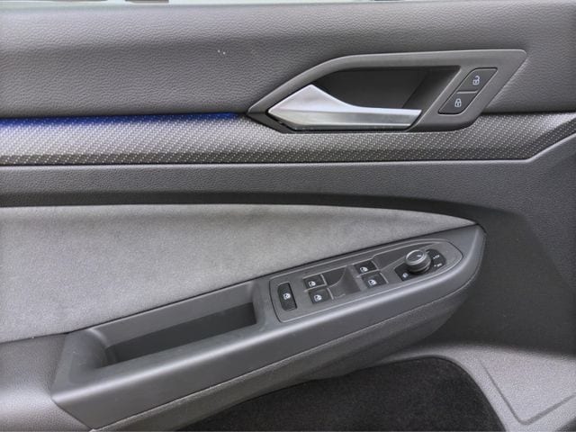 Volkswagen Golf 1.5 eTSI DSG R-Line Variant