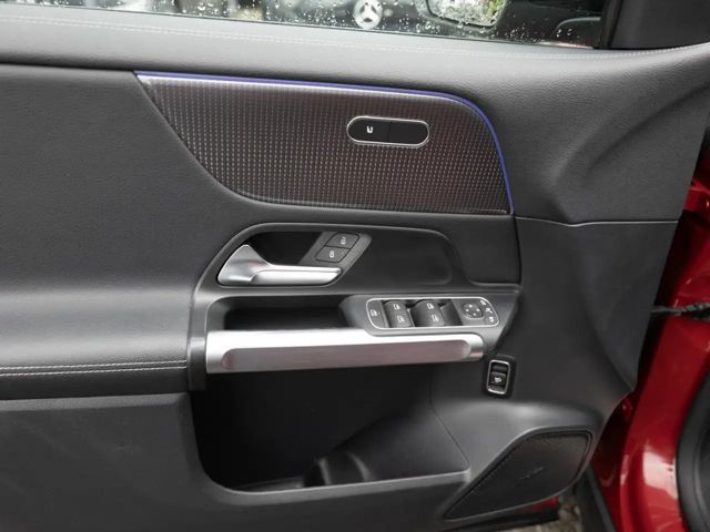 Mercedes-Benz EQB 300 4MATIC Progressive