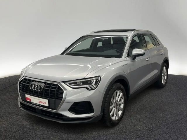 Audi Q3 45 e S tr. PDC LED NAVI VIRTUAL PANO
