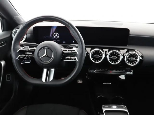 Mercedes-Benz A 250 4MATIC AMG Line