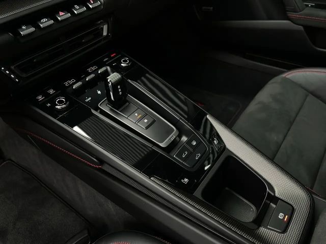 Porsche 992 Carrera Coupé GTS