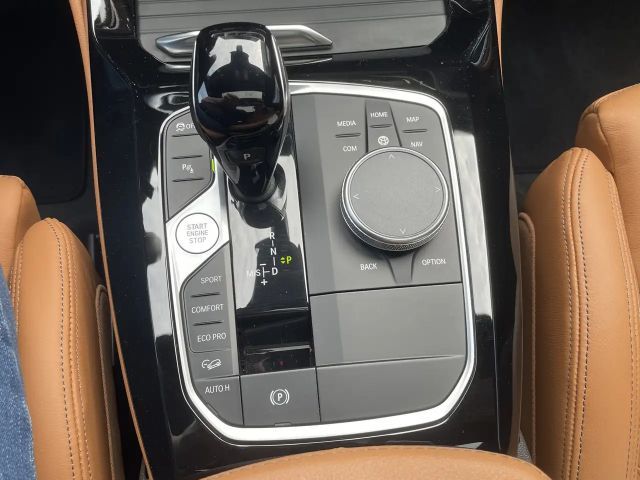 BMW X4 40i   Head-Up HK HiFi DAB LED WLAN RFK Shz