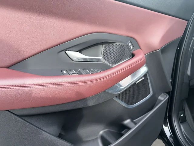 Jaguar E-Pace AWD P300