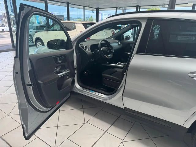 Mercedes-Benz EQA 300 4MATIC AMG Line