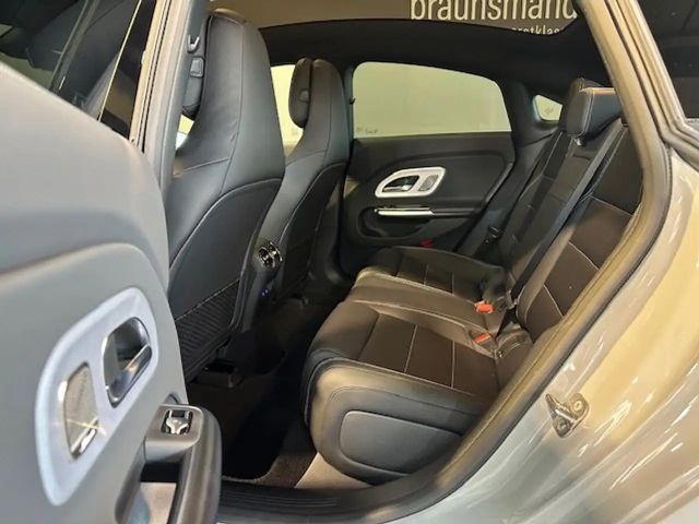 Mercedes-Benz CLA 350 4MATIC AMG Line