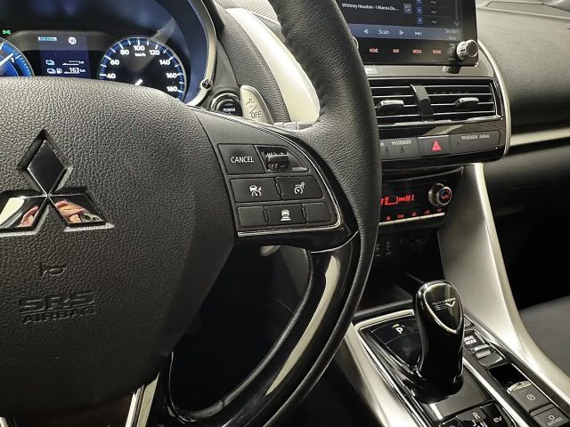 Mitsubishi Eclipse Cross / LED/ PANORAMAD./ ACC/ NAVI/ RÜCKFAHRK./ ANHV./