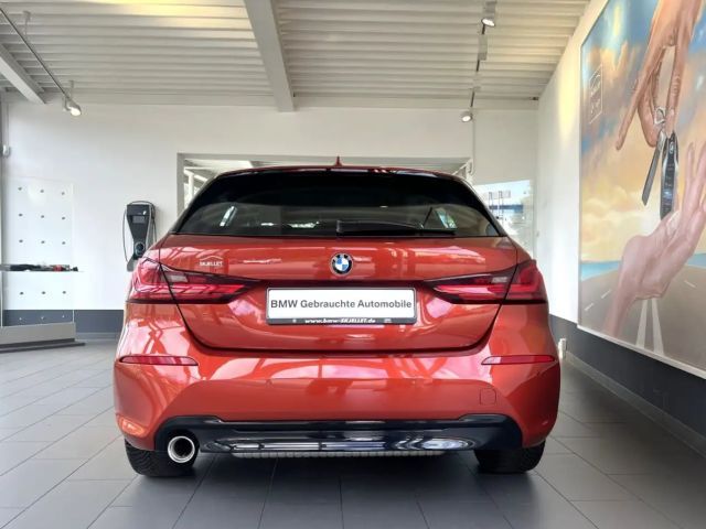 BMW 118 118i Sedan Sport Line