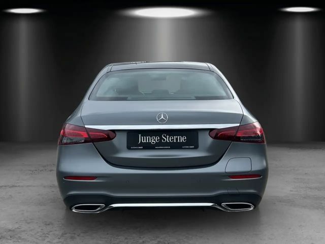 Mercedes-Benz E 300 AMG Line Sedan