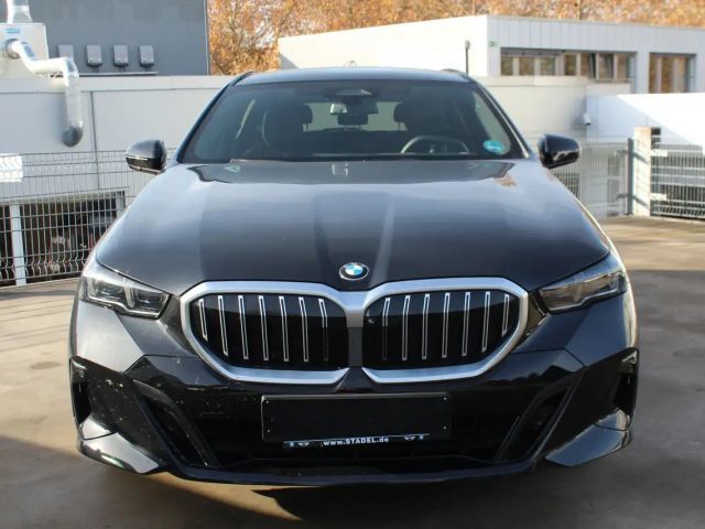 BMW 520 520d M-Sport Touring
