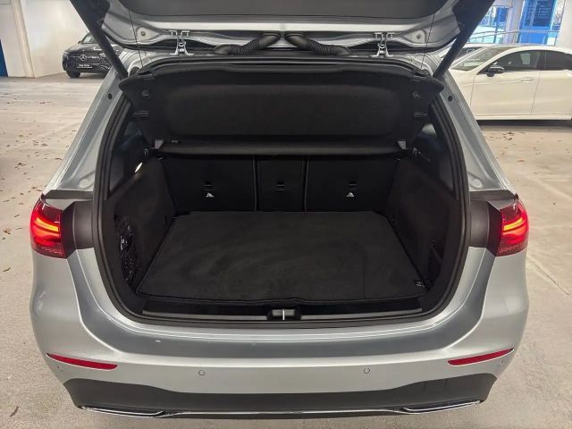 Mercedes-Benz B 200 Progressive Sedan