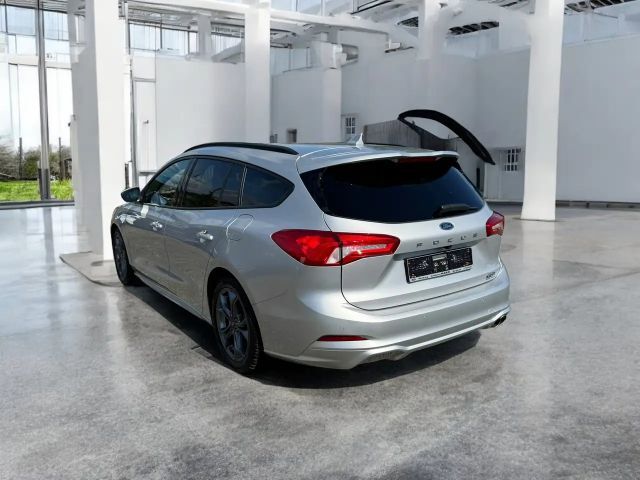 Ford Focus ST Line Wagon