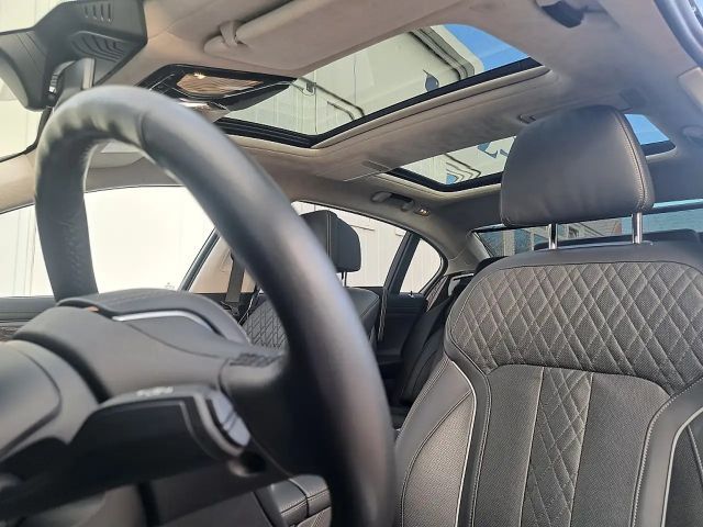 BMW 745 Sedan xDrive