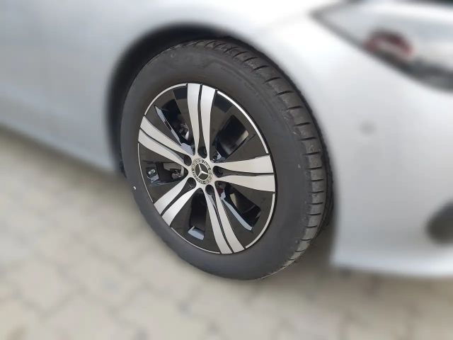 Mercedes-Benz C 200 C 200 d Sedan