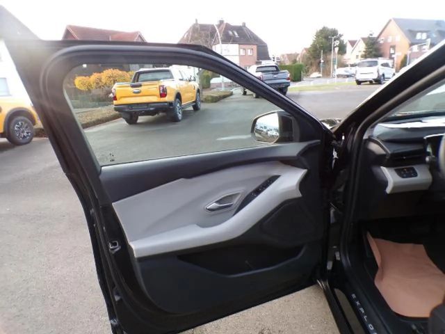 Ford Explorer Premium RWD