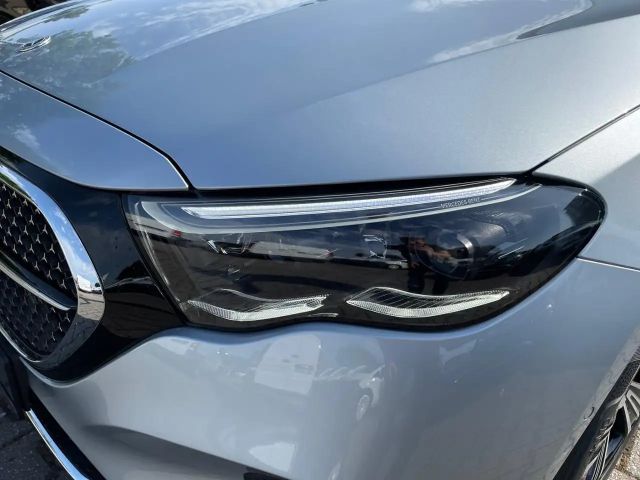 Mercedes-Benz E 200 AVANTGARDE Estate