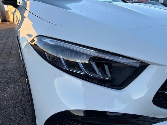 Mercedes-Benz A 250 A 250 e AMG Line