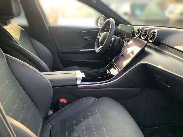 Mercedes-Benz C 200 AMG Line Sedan