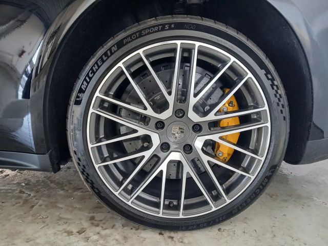 Porsche Panamera E-Hybrid Turbo