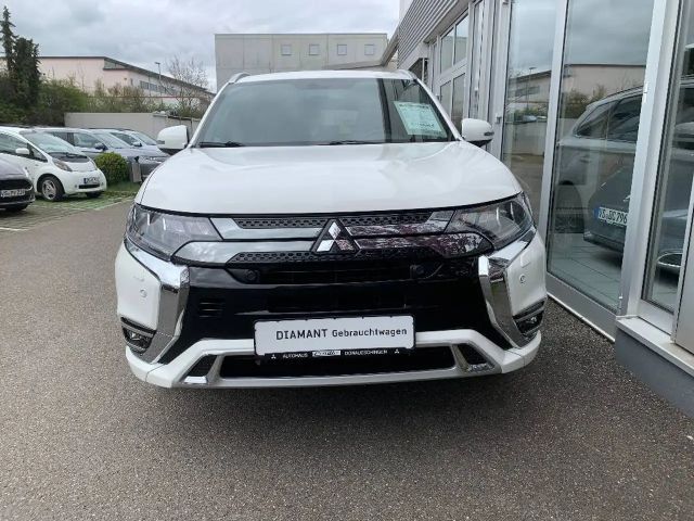 Mitsubishi Outlander 4WD PHEV