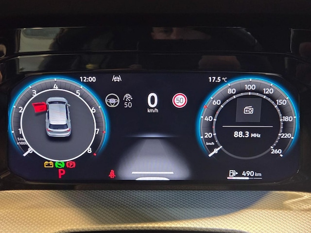 Volkswagen Golf 1.5 eTSI DSG