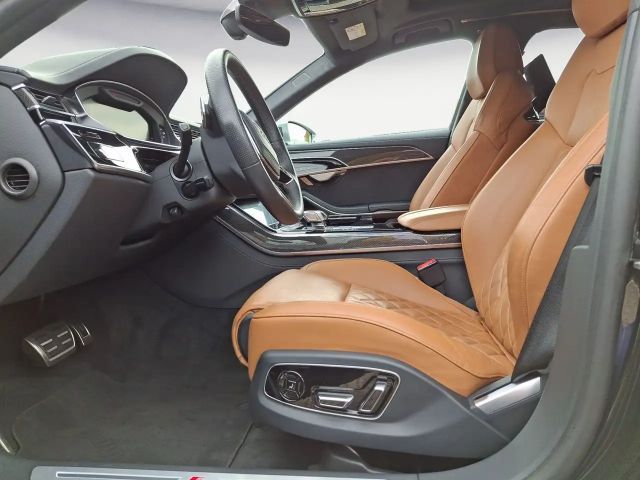 Audi S8 Quattro