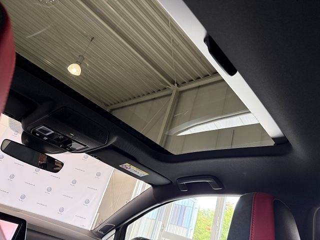 Volkswagen Golf 2.0 TSI DSG Golf VIII Style