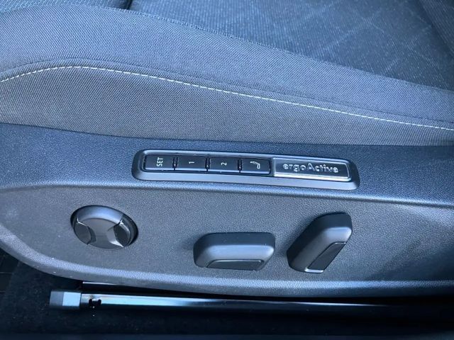 Volkswagen Golf DSG Life Variant