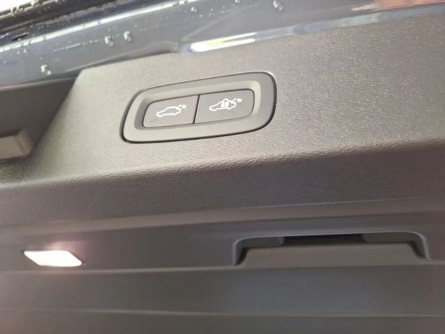 Volvo V60 AWD Dark Plus T6