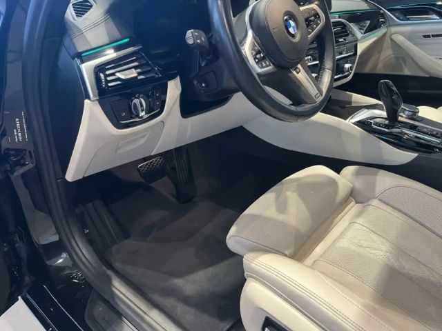 BMW 530 530d Luxury Line Touring xDrive