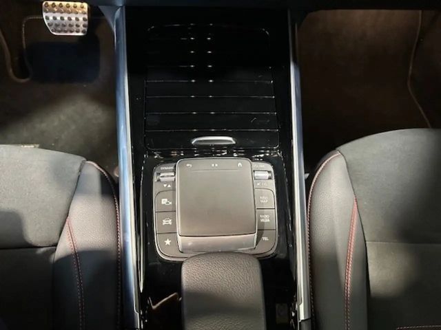 Mercedes-Benz EQA 300 4MATIC AMG Line