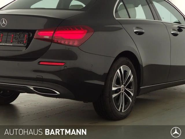 Mercedes-Benz A 180 A 180 d