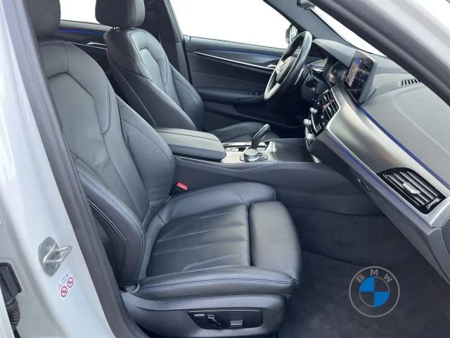 BMW 520 520d M-Sport Sedan