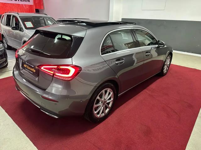 Mercedes-Benz A 250 *Carplay*LED*Kamera*Pano-Schiebe*