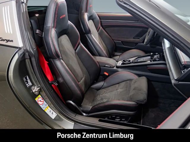 Porsche 992 4 Coupé GTS Targa