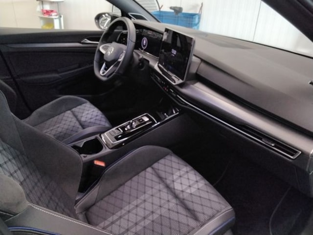 Volkswagen Golf 1.5 eTSI DSG Golf VIII R-Line