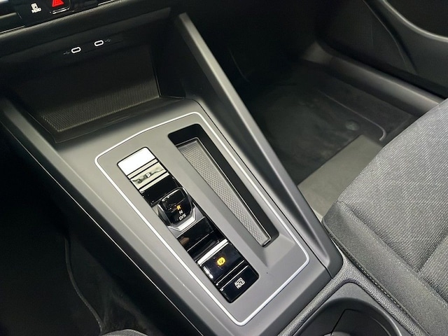 Volkswagen Golf 1.5 eTSI DSG Life Variant