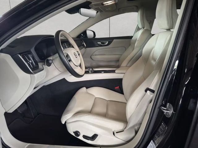 Volvo V60 Cross Country AWD Plus