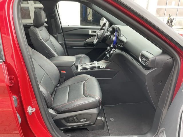 Ford Explorer ST Line