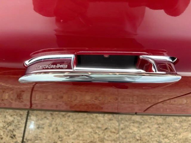 Mercedes-Benz EQE 300 Premium Sedan