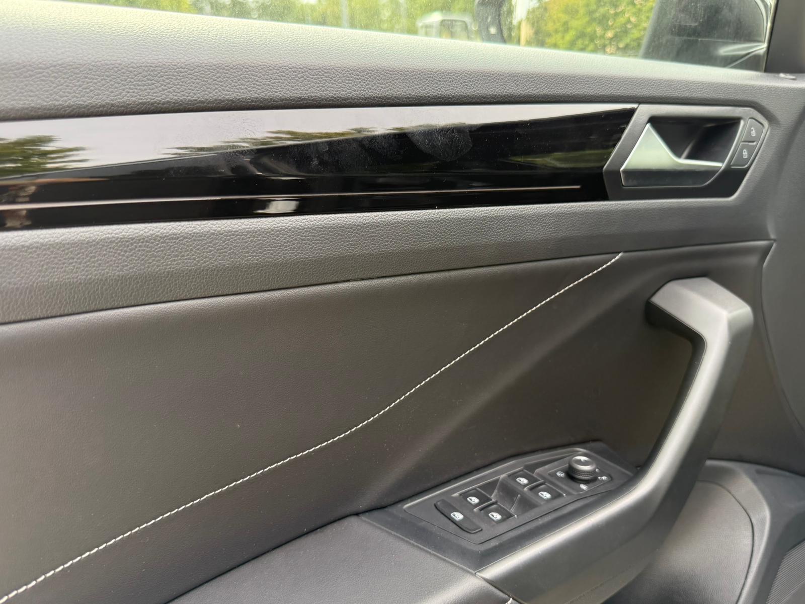 Volkswagen T-Roc 1.5 TSI DSG R-Line