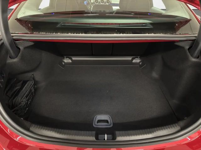 Mercedes-Benz C 180 AVANTGARDE Sedan