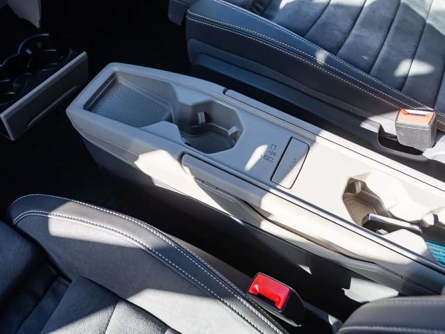 Volkswagen Multivan 2.0 TDI Lang Life T7