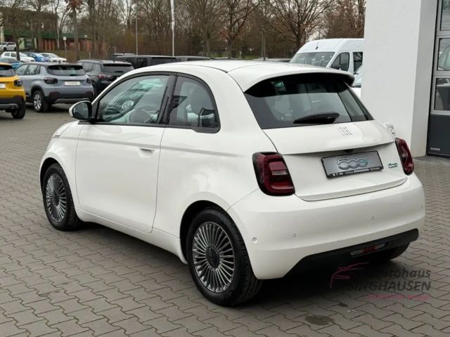 Fiat 500e +Rückfahrkam.+PDC+Sitzheiz.+Keyless