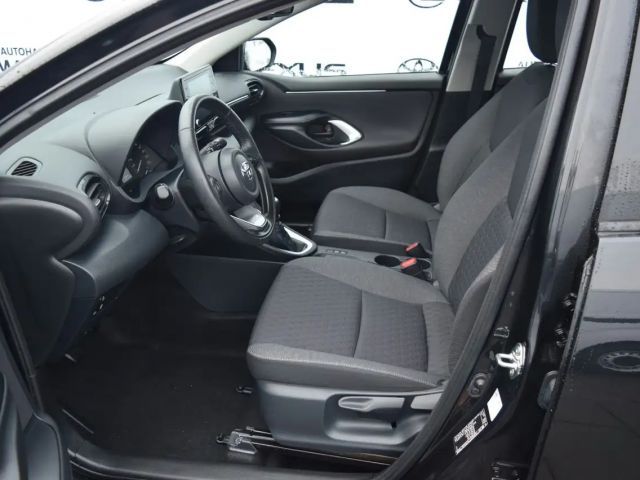 Toyota Yaris Club Hatchback