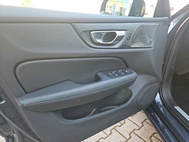 Volvo V60 AWD Dark Plus T6